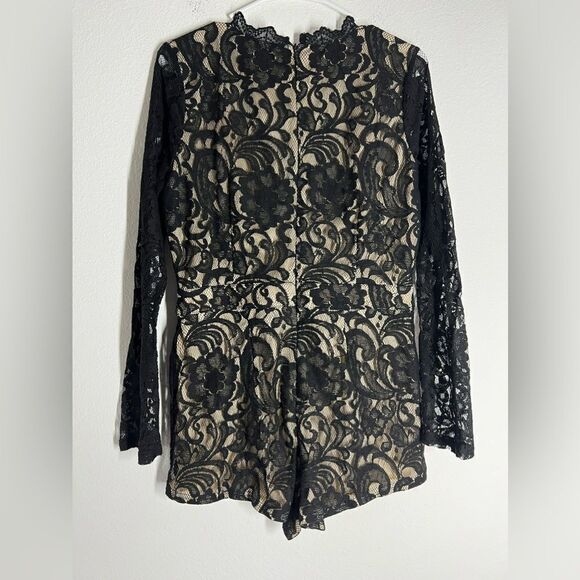 Blu Pepper Bohemian Black Lace Long Sleeve Romper size L - Picture 4 of 15
